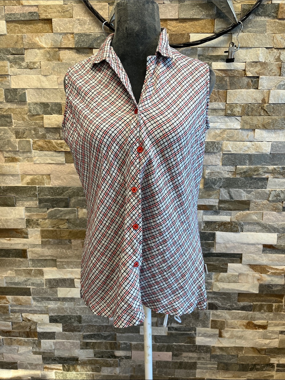 Sleeveless Plaid Button-Front Blouse - Red/Black/White